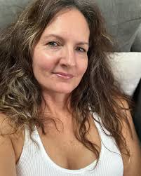 If I sent you my number, would you keep it a secret?