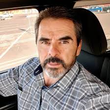 Does anyone know how to look up the mail carrier for a certain route!! I  love my mail lady and would like to ask her a question!