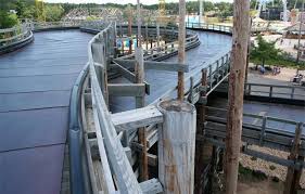 It's fun for the whole family. Pin By Dellsdotcom On Attractions Water Theme Park Park Resorts Wisconsin Dells