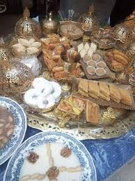 L Art De Table Traditionnelle Cuisine Decoration Decorationcuisine Eid Food Ramadan Decorations Basket Design