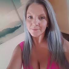 Naomi Hollis's Instagram, Twitter & Facebook