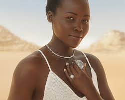 Kim cương tự nhiên là gì? Nguồn gốc, thuộc tính và ý nghĩa