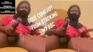 抚摸我的 bbc 的巨大射精（关注我的 TWITTER YoungHandsomeX）