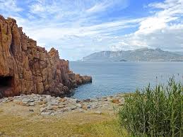 Apakah itu gunung dan laut, danau yang sangat indah, air terjun, atau sawah yang hijau? Pantai Batu Tepi Laut Merah Arbatax Sardinia Pantai Laut Indah Pemandangan Laut Penuh Warna Mediterania Pikist