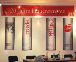 Das haus entstand nach den vorschlägen engagierter zossener bürger mit einer initiative gegen rechtsextremismus. 20 Jahre Frauenzentren In Berlin Feier Im Haus Der Demokratie Und Menschenrechte Im Marz 2010 Frieda Beratungszentrum Fur Frauen