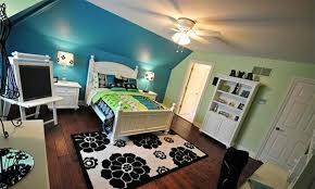 This is one of those room designs that really shouldn't work but somehow does. Bedroom Colors Ideas Blue And Bright Lime Green Interior Design Ideas Avso Org