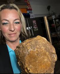 This alligator weighs 1100 pounds 🤯🤯🤯