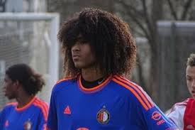 Tahith chong scores a stunning free kick against fulham. Who Is Tahith Chong Manchester United Target In Profile Manchester Evening News