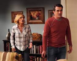 Modern Family Review Baby Steps S11 E15 Tell Tale Tv