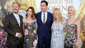 Alice through the looking glass. Alice Through The Looking Glass Premiere Johnny Depp Anne Hathaway Variety