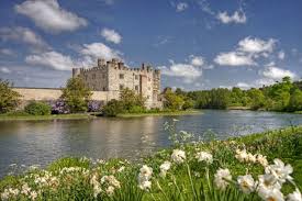 Located just east of london's medway valley, it was a real royal castle, eight centuries old, yet fully habitable and ready for renovation. Leeds Castle
