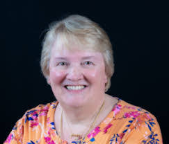 Karen Commins's Instagram, Twitter & Facebook