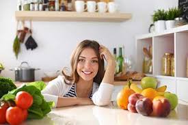 Aquí tienes una lista con alimentos prohibidos en la dieta de los celiacos, otros cuyo contenido en gluten hay que comprobar, y aquellos que pueden comer. Cursos De Cocina Para Celiacos Euroinnova