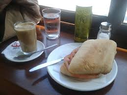 Dónde desayunar en Sevilla: Desayunar en la céntrica cafetería "La Fresqui"  de Sevilla