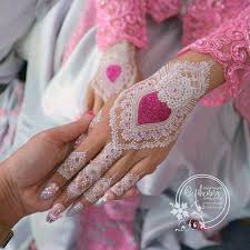 10 Trendy Unique And Simple Mehandi Designs In 2020 White Henna Designs White Henna Henna Designs