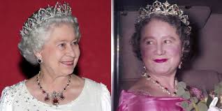 Seu pai era o príncipe andré da grécia e dinamarca, filho do rei george i dos helenos. 17 Tiaras Extremamente Caras Da Realeza Britanica Rainha Mae Tiaras Rainha Elizabeth