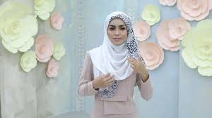 Drama ini mengisahkan seorang cinderella bernama nura medina (nur fazura) dan hero, tengku ian uzzam (fattah amin). Ariani Shawl Seen On Drama Hero Seorang Cinderella Donned By Nura Medina Muslimah Fashion Scarves On Carousell