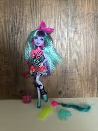 Barbie haus geister fahrzeuge monster high selbsterstellt puppenstuben ideen lol puppen haunted mansion catania babymöbel. Lieferung Am Selben Tag Monster High Electrified Twyla Sammelauflosung Einziger Blog Alphavalue Com