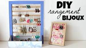 Ça faisait longtemps que j'avais dans l'idée de me concocter un de ces petits bidouillages très utiles, voilà c'est chose faite ! Diy Rangement A Boucles D Oreilles Youtube