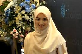 Citra kirana atau yang sering dikenal sebagai ciki mulai terjun di dunia entertainment sejak tahun 2009. Berat Badan Turun 22 Kg Citra Kirana Sudah Tirusan Lagi Sekarang