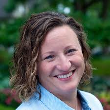 Lisa Tulloch's Instagram, Twitter & Facebook