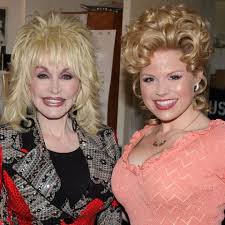 Maybe you know dolly parton very well but do you know how old and tall is she and what is her net worth in 2020? Dolly Parton S Siblings How Many Siblings Does Dolly Parton Have