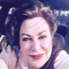 Laurie Everett's Instagram, Twitter & Facebook