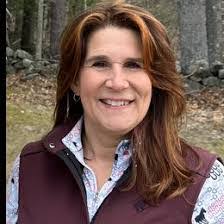 Winnie Whitney's Instagram, Twitter & Facebook