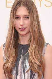 36 Regular People Who Look So Much Like Celebs It S Crazy Bun Hairstyles For Long Hair Curls For Long Hair Long Hair Styles