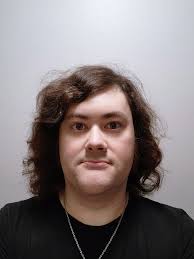 This humidity loves to weigh down my hair! ☀️  #haveyoulistenedtoevanfrenchtoday #sundayvibes #bighairdontcare  #floridaliving #tampabay #stpetersburgflorida #supportlocalmusic