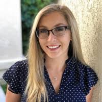 Melissa Hollinger's Instagram, Twitter & Facebook