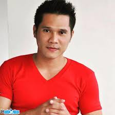Quang lê (sinch 24 mon 1 năm 1979) tên thật là lê hữu nghị, là 1 trong ca sĩ hải ngoại, cộng tác cùng với trung tâm thúy nga từ paris by night 66: Ca SÄ© LÆ°Æ¡ng Viáº¿t Quang