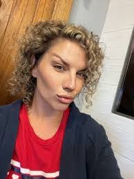 Danielle Kinser's Instagram, Twitter & Facebook