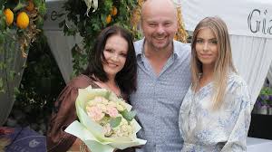 Новые песни, альбомы, клипы и концерты в 2021. Sofiya Rotaru Vyskazalas O Svadbe Vnuchki S Biznesmenom Iz Spiska Forbes 31 Dekabrya 2020 05 38 Novosti Na Tengrinews Kz