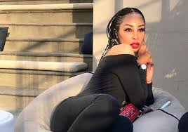 Khanyimbau khanyi mbau's 13 years old daughter khanz reveals her relationship status. Khanyi Mbau Is Looking For A Date But He Has To Be Rich