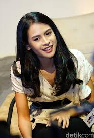 Beginning her career as an actress, she has now earned a reputation as an accomplished. 7 Potret Maudy Ayunda Yang Live Instagramnya Bikin Heboh