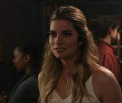 Alexis Rose Schitt S Creek Happy Anniversary Season 2 Episode 13 Gorgeous Hair Rose Hairstyles Hair Flip Gif