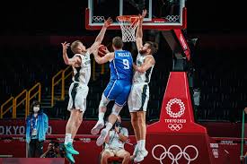 Nel basket 3×3 le due squadre formate da tre giocatori e una riserva giocano solo su una metà campo da pallacanestro regolamentare. Otnjpinwtqwkcm