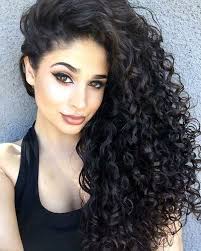 A qui te encontraras fotos para que este 2021 y 2022 luzcas un look nuevo y natural elije el mejor corte de pelo rizado, chino, ondulado,crespo y atrévete a llevarlo suelto. Curly Hair Styles For Long Hair 10 Chicas De Cabello Rizado Estilos De Pelo Rizado Cabello Rizado Natural
