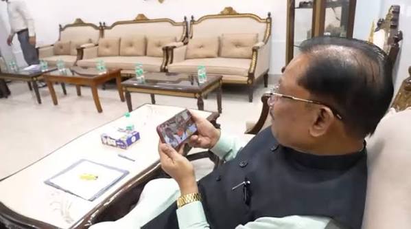 छत्तीसगढ़ की बेटी संजू देवी ने बढ़ाया देश-प्रदेश का मान..., जापान में  आयोजित एशियन गेम्स 2026 में स्वर्ण पदक जीतने वाली भारतीय महिला कबड्डी टीम  की सदस्य एवं कोरबा की बेटी संजू देवी से फोन पर बात कर ...
