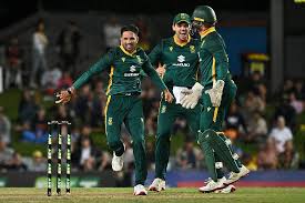 Maharaj Magic! SA Crush Aussies in ODI Opener! 🇿🇦🏏🇦🇺 - Imagen principal del artículo
