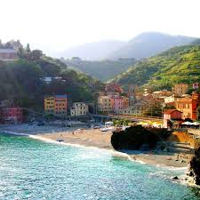 Questa pagina vuole aiutarti proprio a trovare la destinazione giusta per te! Monterroso Al Mare The Town Where I Woke Up To Waves Crashing Outside My Window 3 Cinque Terre Viajes Paisajes