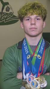 Chris Creason joins aunt in rare company as state champion wrestlers from  Visalia
