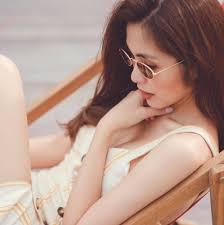 Tăng Thanh Hà tuổi 'băm' vẫn nóng bỏng với đường cong cơ thể