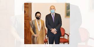 Berkenaan dengan hal tersebut, bapak/ibu dapat mengunduh foto resmi dimaksud melalui website kementerian sekretariat negara, tulis pratikno selaku menteri. Indonesian Ambassador In Sofia Received Award From The President Of Bulgaria