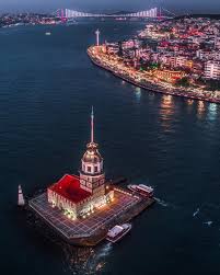 Die stadtverschmutzung ist leider nur schwer einzudämmen, aber istanbul hat. Icimde Buyuyorsun Deniz Deniz Maviler Kesiyor Kendini Bogaz Indan Bir Kiz Buyuyor Kulesinde Dalga Dalga Turkei Meer Istanbul Turkei Istanbul Urlaub