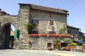Haute Savoie Yvoire Un Village Medieval Ou Il Fait Bon Flaner