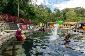 Kalau nak tahu, ini merupakan kolam air panas terbaik di malaysia. Wisata Air Panas Cangar Mojokerto Dibuka Pengunjung Maksimal 25 Persen