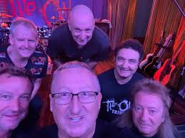 Midnight Oil Concert in Sydney Review and Fan Reactions