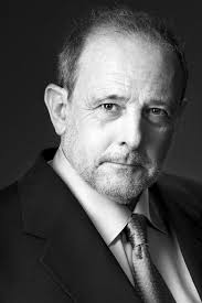 Contratación Emilio Gutiérrez Caba y Luis Santana